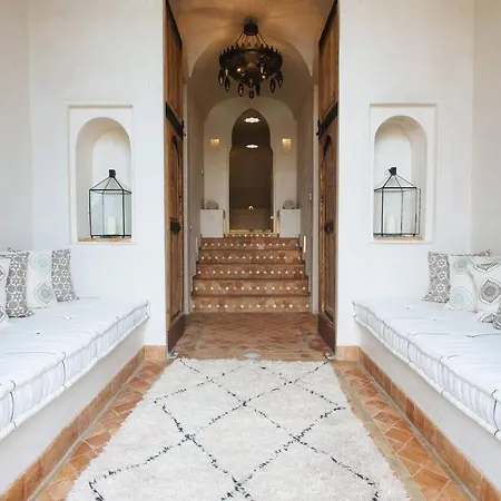 Country Chic Villa *